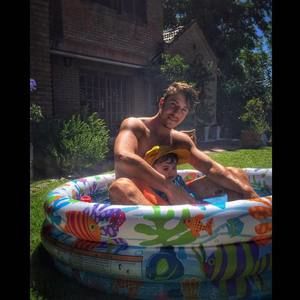 Meet your Posher, Ezequiel